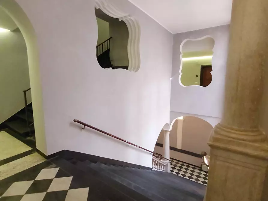 Immagine 37 di Bilocale in vendita  in Via Lomellini a Genova