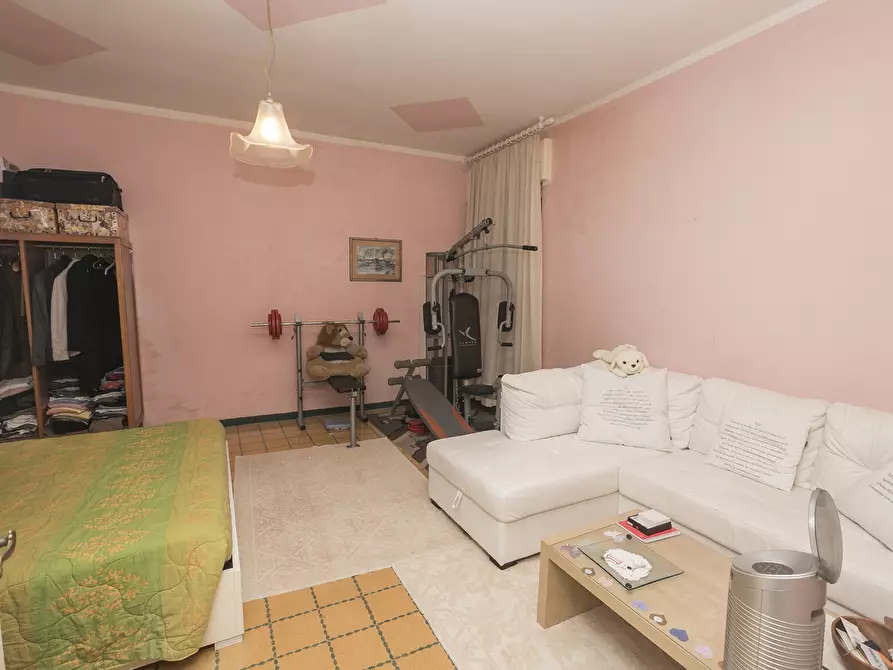 Immagine 52 di Pentalocale in vendita  in Via Venezia 12 a Genova