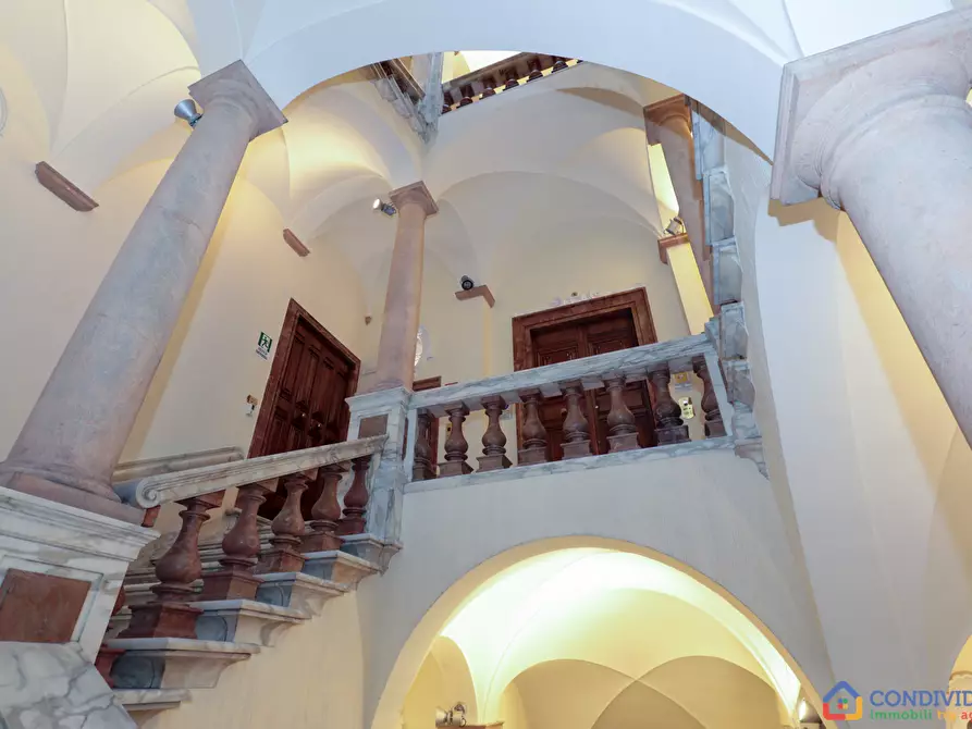 Immagine 39 di Albergo/B&B/Residence in affitto  in Piazza della Nunziata 5 a Genova