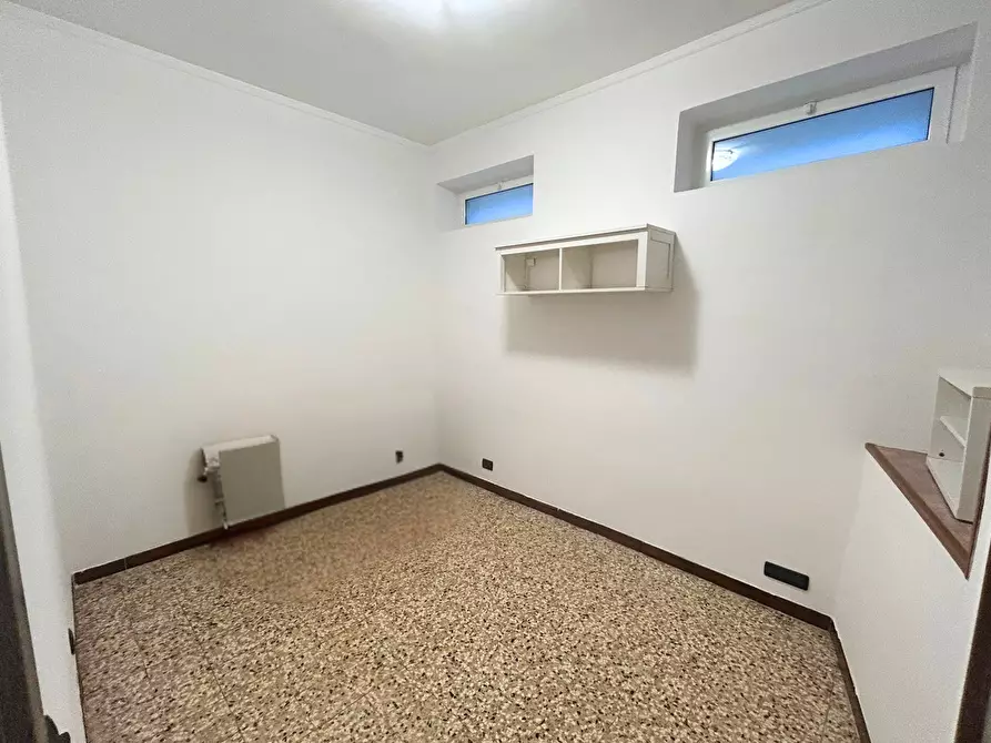 Immagine 7 di Quadrilocale in vendita  in Via Coronata 69 a Genova