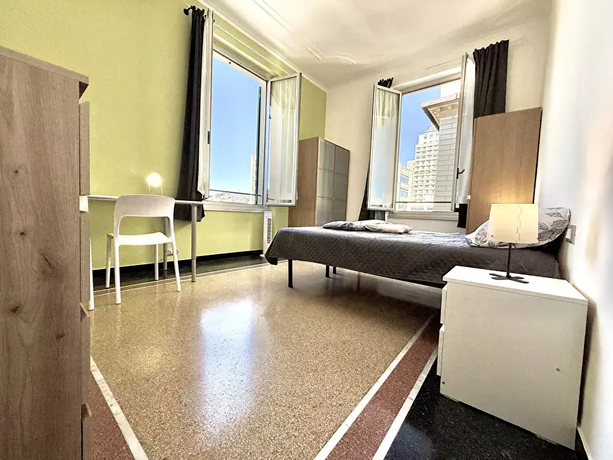 Immagine 19 di Pentalocale in vendita  in Via Fieschi a Genova