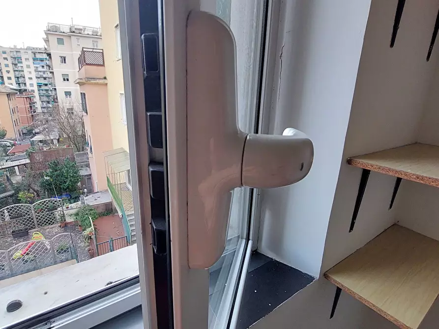 Immagine 28 di Trilocale in vendita  in Passo della Zebra a Genova