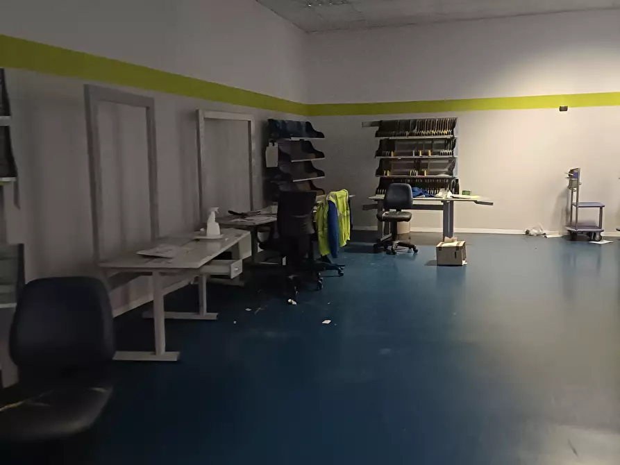 Immagine 27 di Attività artigianale in affitto  in Via Giuseppe Ungaretti 10 a Genova