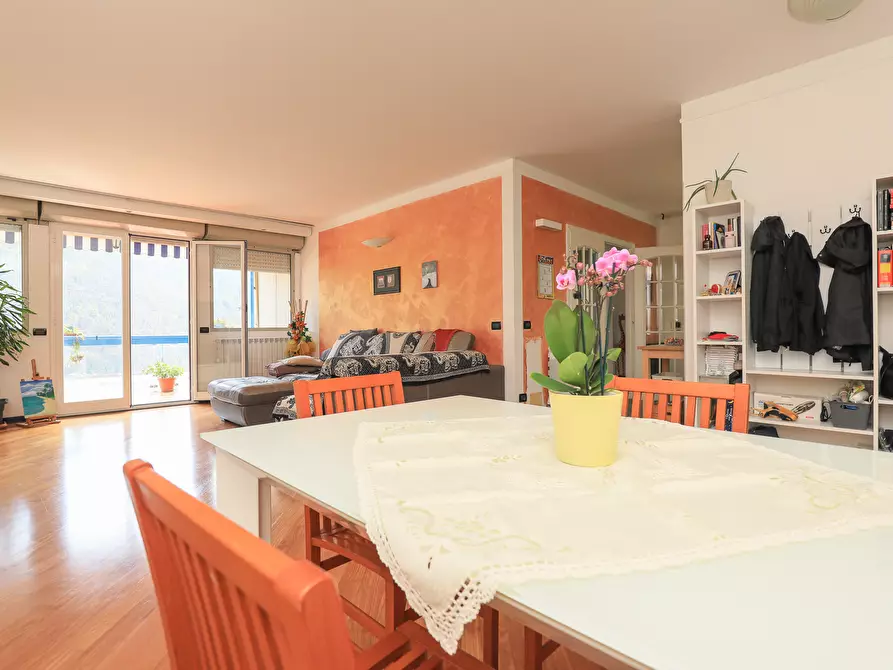 Immagine 2 di Appartamento in vendita  in Via Val Trebbia a Genova