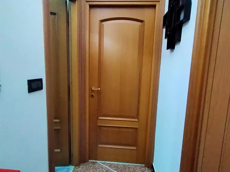 Immagine 55 di Bilocale in vendita  in Via delle Gavette a Genova