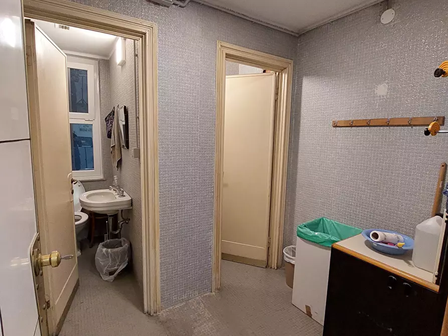 Immagine 9 di Trilocale in vendita  in Via di Sottoripa a Genova