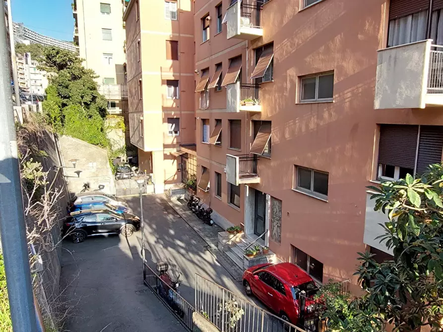 Immagine 34 di Trilocale in vendita  in Via Aurelio Robino a Genova