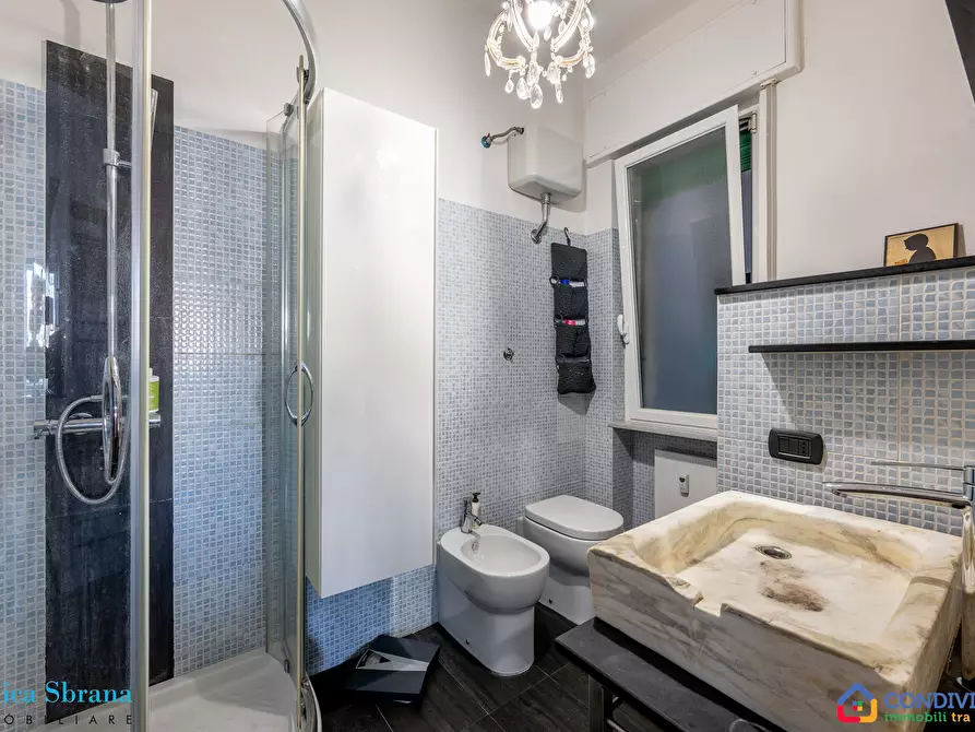 Immagine 7 di Trilocale in vendita  in Via Pietro Fessia 2121 a Genova