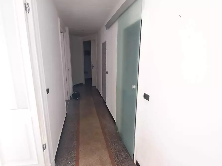 Immagine 15 di Trilocale in vendita  in Corso Magenta a Genova