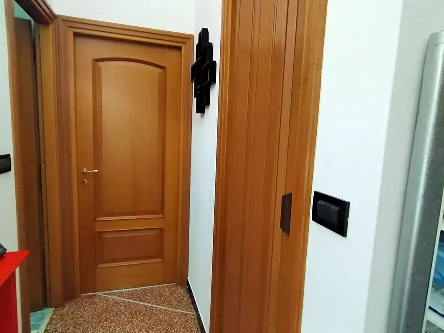 Immagine 64 di Bilocale in vendita  in Via delle Gavette a Genova