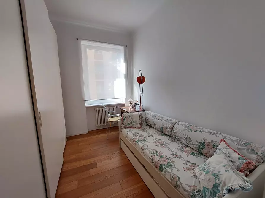 Immagine 49 di Trilocale in vendita  in Via Ameglia a Genova