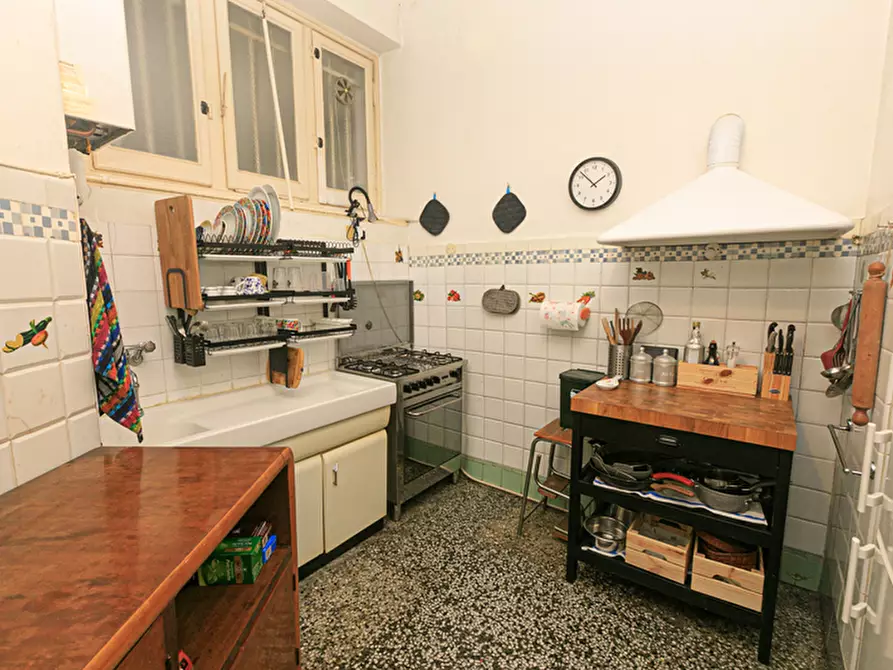 Immagine 57 di Pentalocale in vendita  in Via Benvenuto Cellini 16 a Genova
