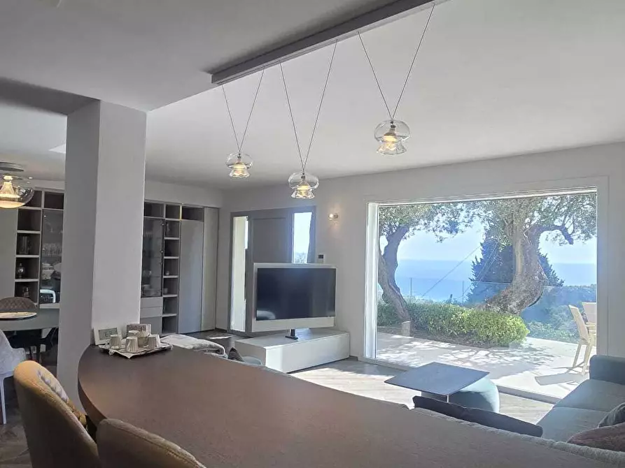 Immagine 2 di Villa in vendita  in Via San Leonardo 51 a Diano Marina
