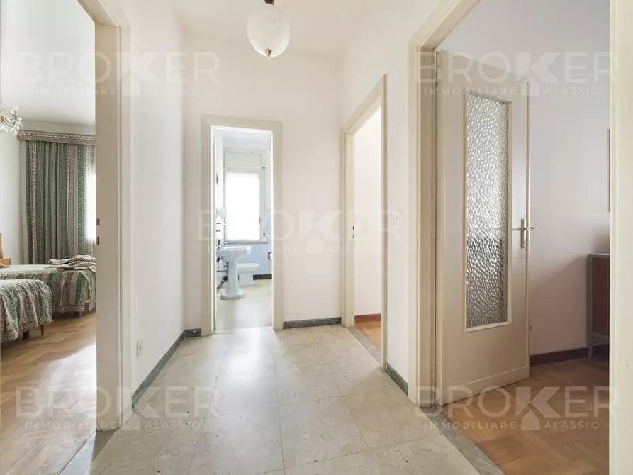 Immagine 9 di Pentalocale in vendita  in Via Don Aurelio Piccagli 12 a Alassio