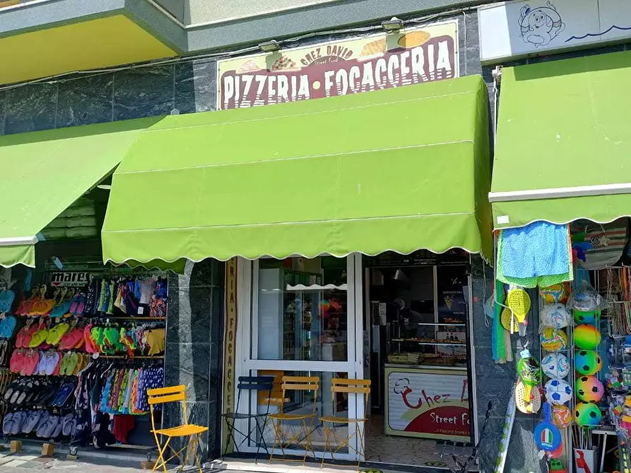 Immagine 4 di Pizzeria / Pub in vendita  in Via Roma 35 a Alassio