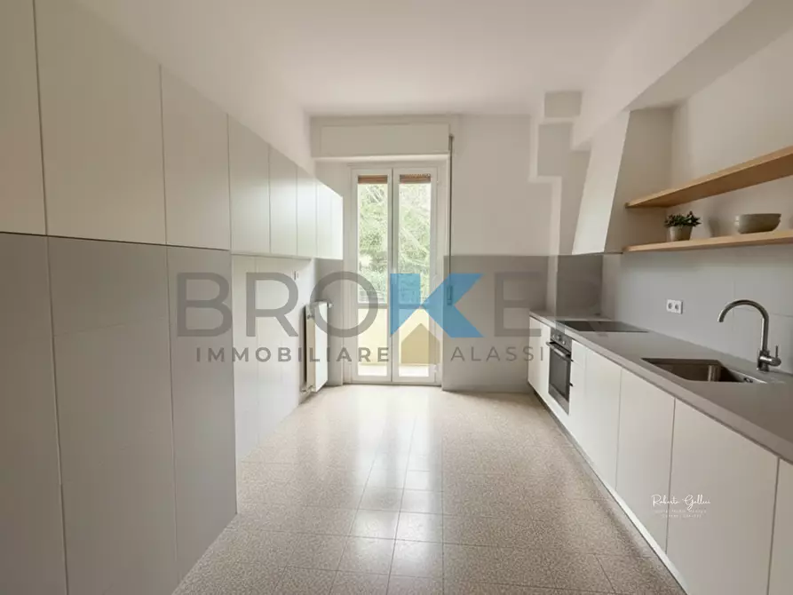 Immagine 22 di Quadrilocale in vendita  in Via Michelangelo 8 a Alassio