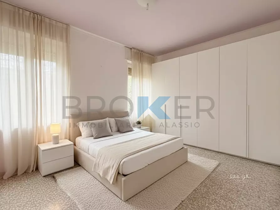 Immagine 21 di Quadrilocale in vendita  in Via Michelangelo 8 a Alassio