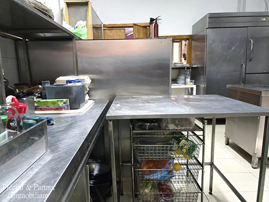 Immagine 22 di Bar / Ristorante in vendita  in Via Mastrodicasa a Perugia