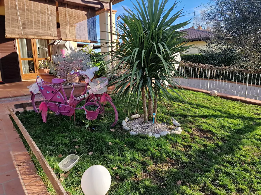 Immagine 52 di Casa bifamiliare in vendita  in Via Milano a Castiglione Del Lago