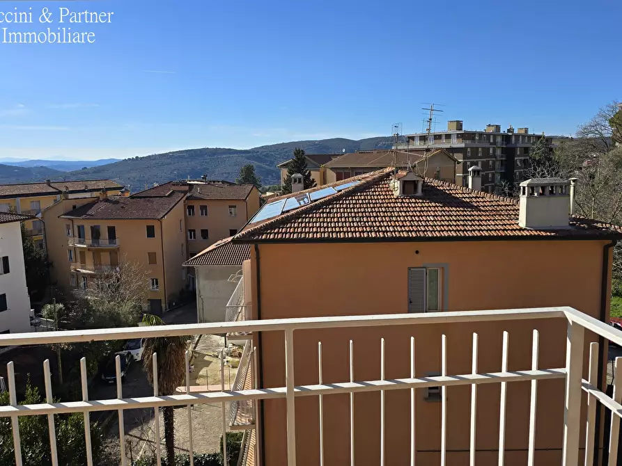 Immagine 25 di Pentalocale in vendita  in Via Beatrice 38 a Perugia