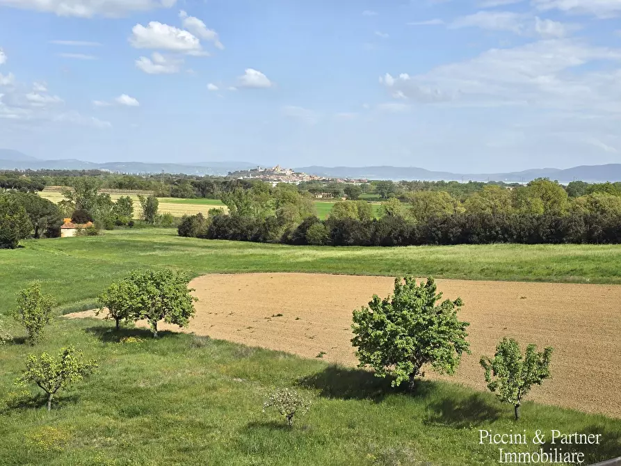 Immagine 92 di Rustico / casale in vendita  in Via Paganico 2 a Castiglione Del Lago