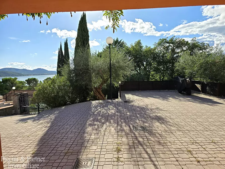 Immagine 10 di Villa in vendita  in Via dei Romani a Magione