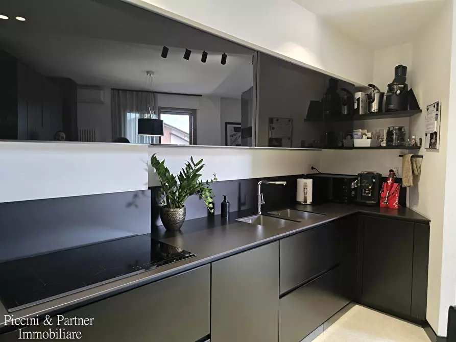 Immagine 15 di Pentalocale in vendita  in Via Roberto Arcaleni a Città Di Castello