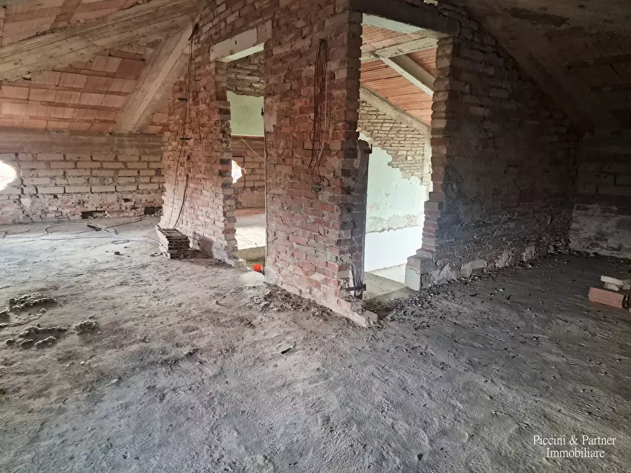 Immagine 38 di Pentalocale in vendita  in Via dei Partigiani 57 a Castiglione Del Lago