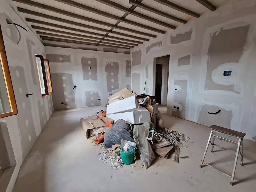 Immagine 7 di Trilocale in vendita  in Via Camillo Benso Conte di Cavour 73 a Torrita Di Siena