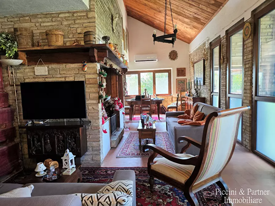 Immagine 9 di Villa in vendita  in Via IV Novembre 15 a Passignano Sul Trasimeno