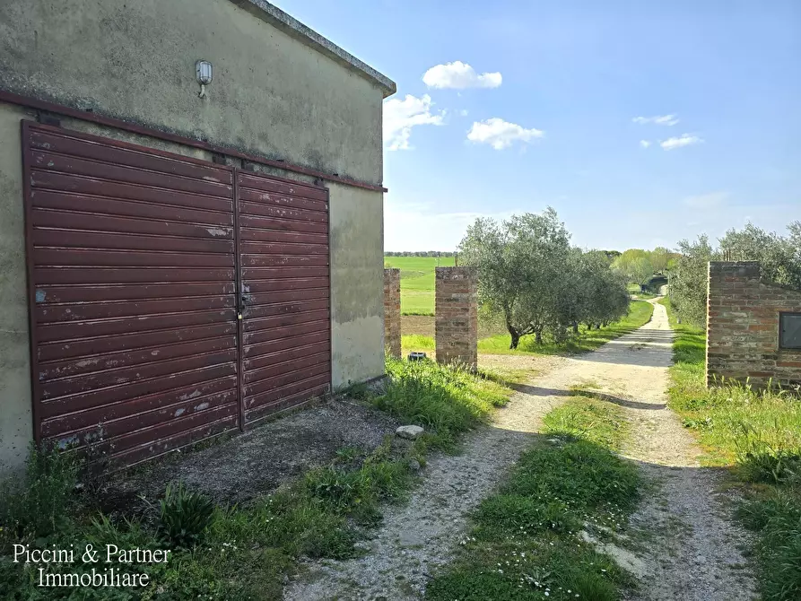 Immagine 96 di Rustico / casale in vendita  in Via Paganico 2 a Castiglione Del Lago