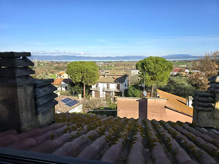 Immagine 42 di Quadrilocale in vendita  in Via Campania a Castiglione Del Lago