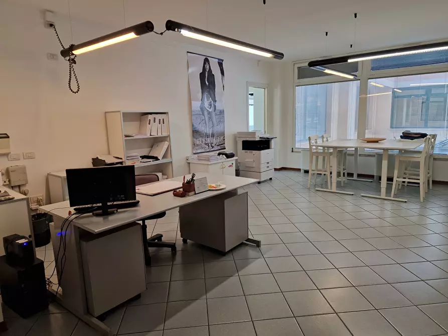 Immagine 20 di Ufficio in vendita  in Via del Macello 31F a Perugia