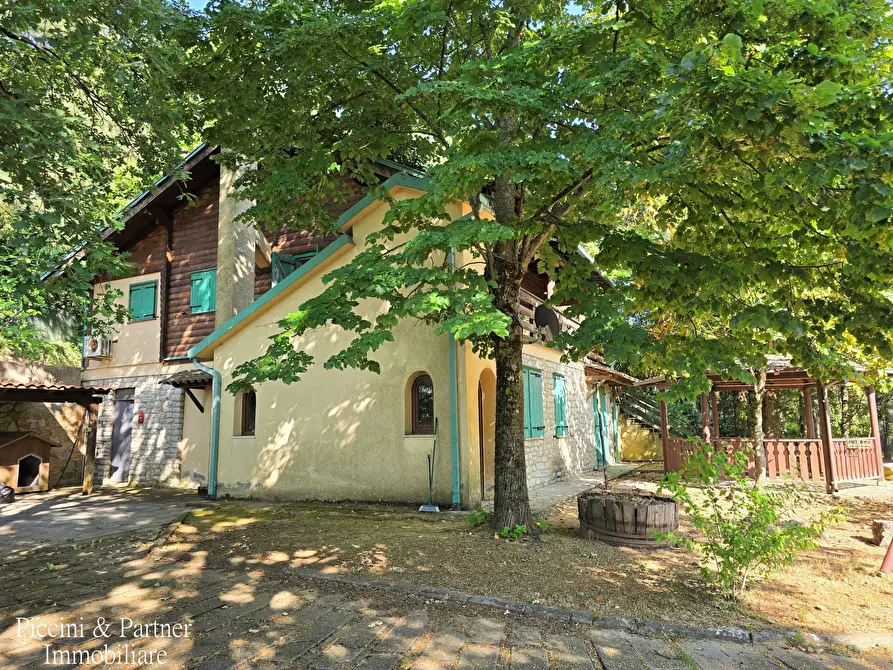 Immagine 10 di Baita in vendita  in Via dei Cespugli 10 a Passignano Sul Trasimeno