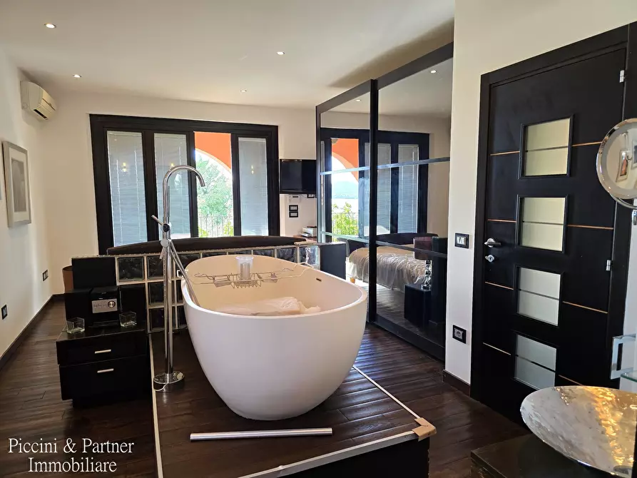 Immagine 60 di Villa in vendita  in Via dei Romani a Magione