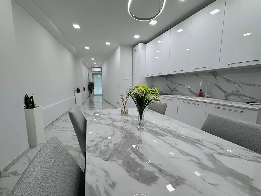 Immagine 11 di Appartamento in vendita  in Corso Orazio Raimondo 109 a San Remo