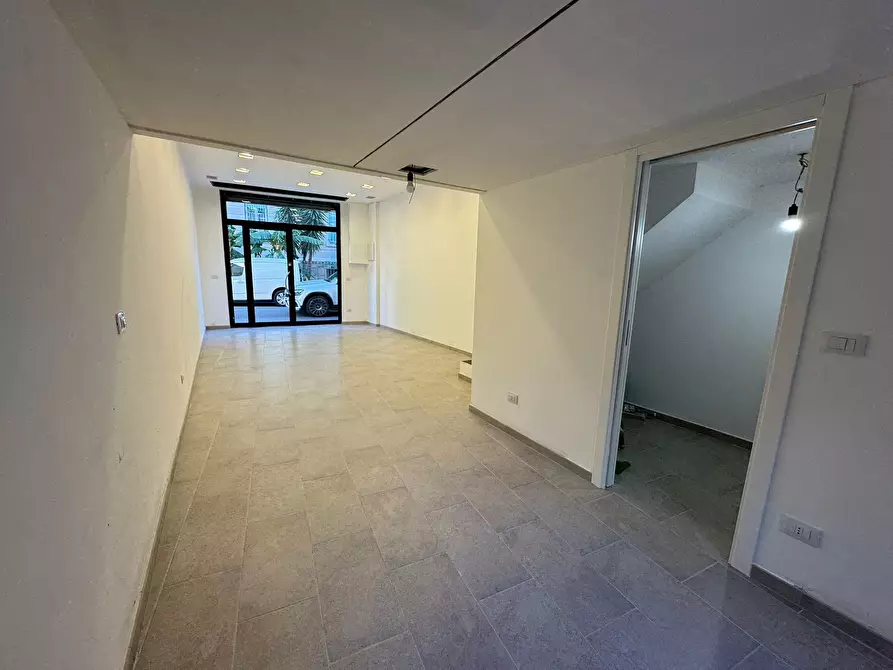Immagine 4 di Locale commerciale in affitto  in Via Lamarmora 31 a San Remo