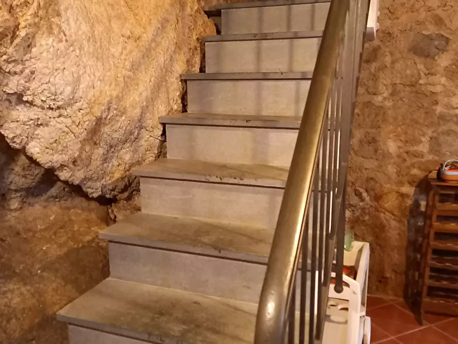 Immagine 9 di Porzione di casa in affitto  a Camaiore