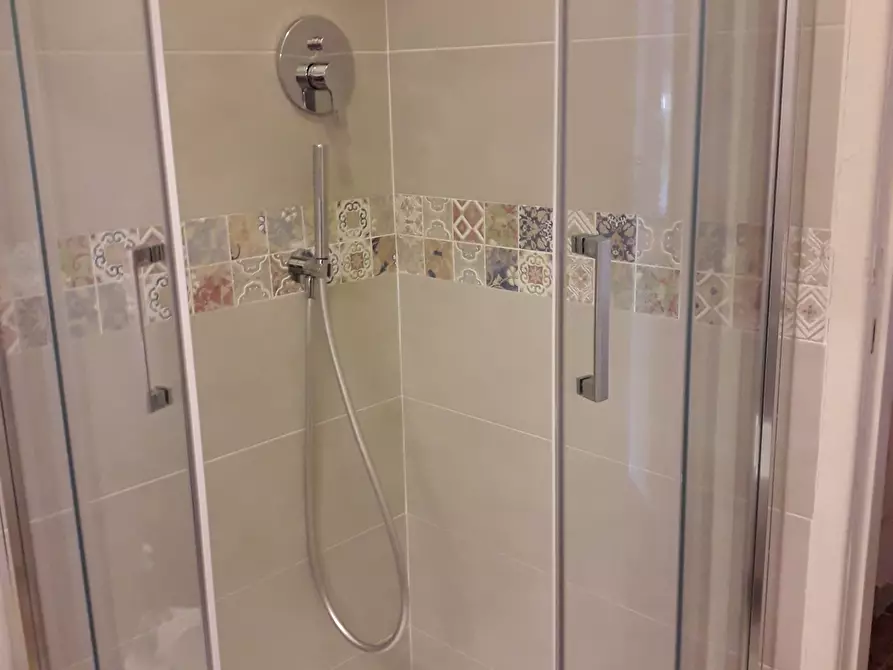Immagine 11 di Quadrilocale in affitto  a Pietrasanta