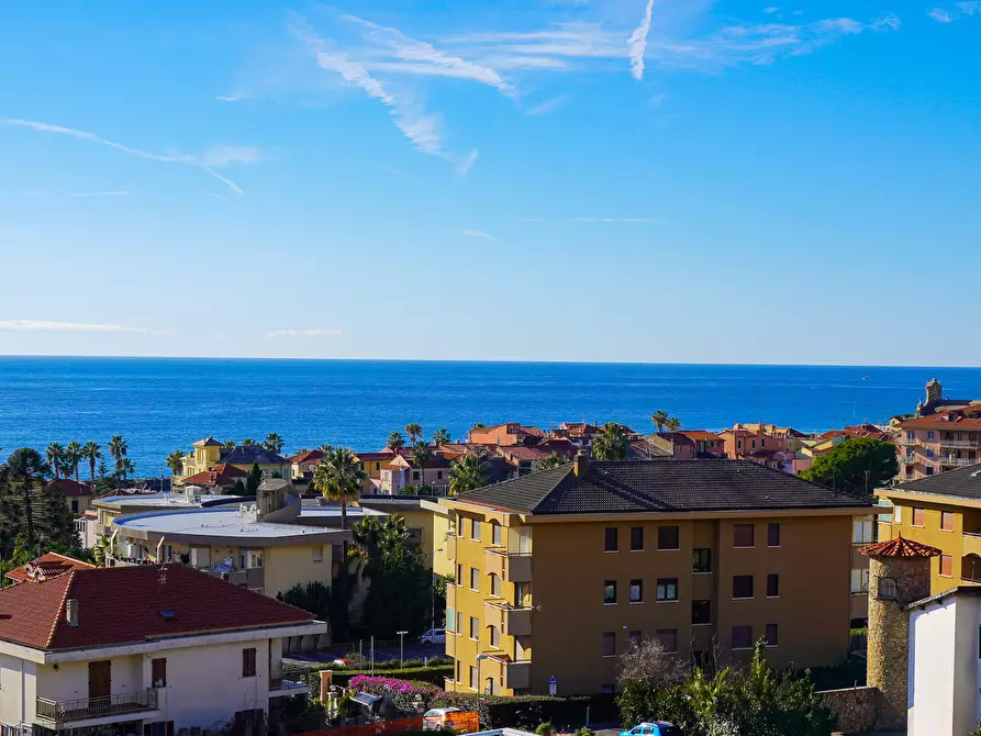 Immagine 7 di Trilocale in vendita  in Via Aurelia Ponente 86 a Santo Stefano Al Mare