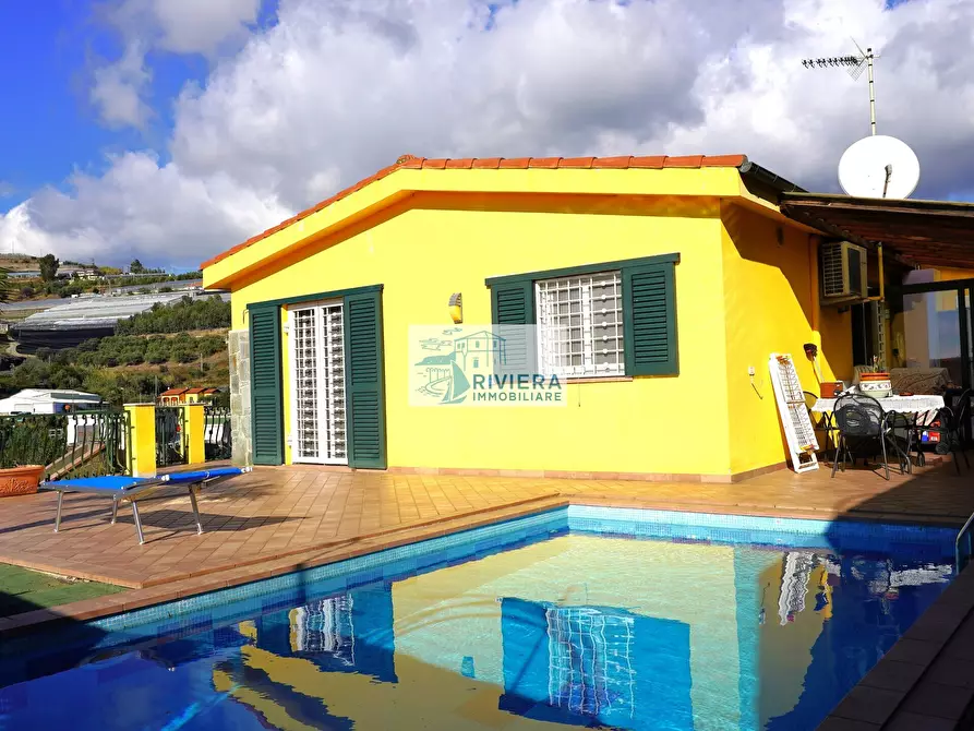 Immagine 3 di Villa in vendita  in Via Giulio Cesare 2 a Santo Stefano Al Mare