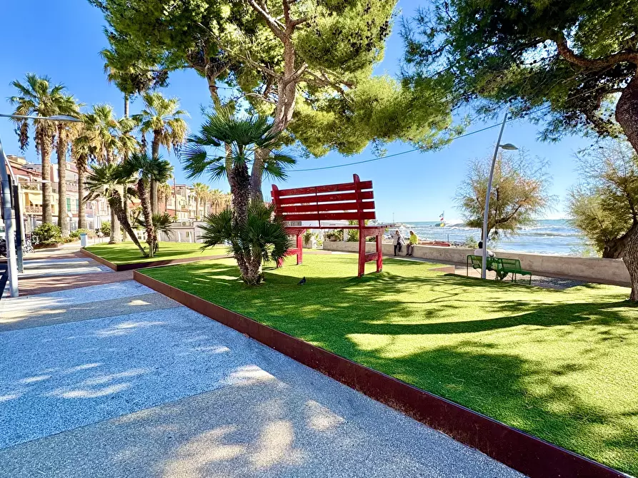 Immagine 48 di Monolocale in vendita  in Via Allavena a Riva Ligure