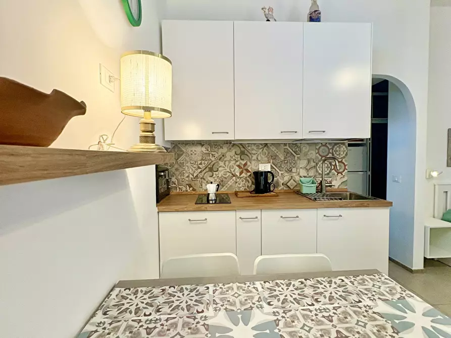 Immagine 35 di Monolocale in vendita  in Via Allavena a Riva Ligure