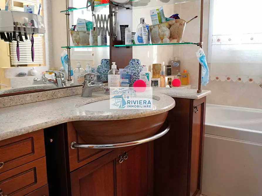 Immagine 30 di Villa in vendita  in Via Giulio Cesare 2 a Santo Stefano Al Mare