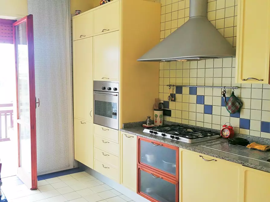 Immagine 5 di Trilocale in vendita  in Via Martiri VI Ott. 81 a Lanciano