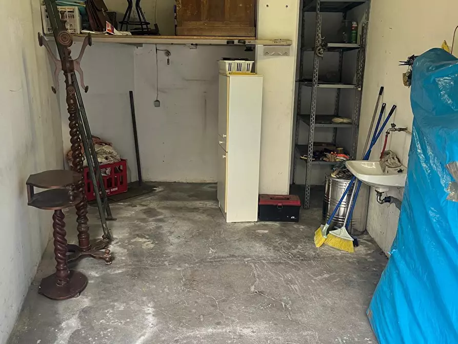 Immagine 30 di Pentalocale in vendita  in Via Martiri VI Ott. 90 a Lanciano