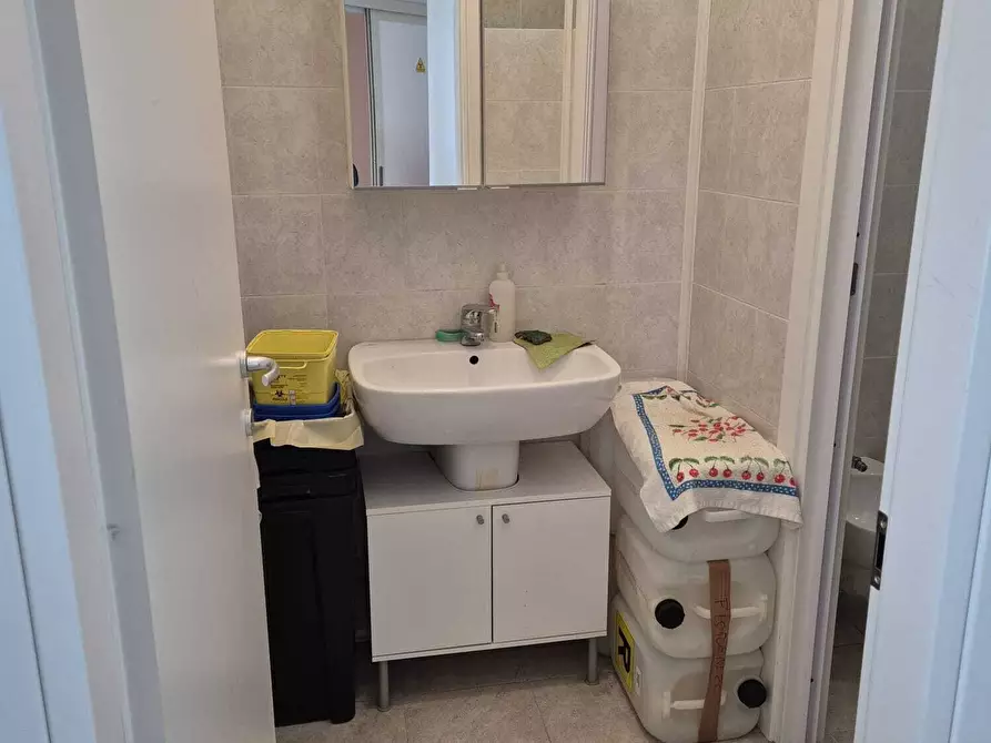 Immagine 29 di Locale commerciale in vendita  in Via Ferdinando Galliani 41B a Altino