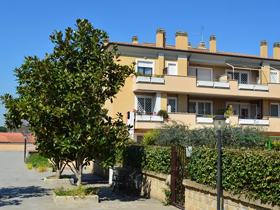 Immagine 4 di Trilocale in vendita  in via del fosso scilicino a Roma