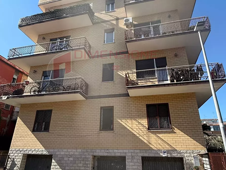 Immagine 28 di Trilocale in vendita  in Via Partanna a Roma