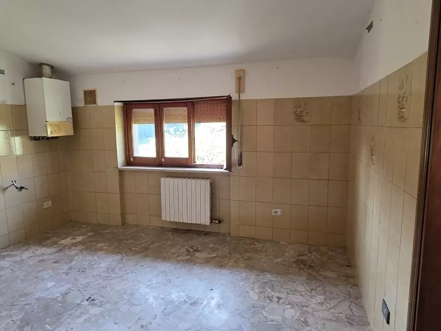 Immagine 42 di Palazzo in vendita  in Via Giovanni Pascoli 18 a Morlupo